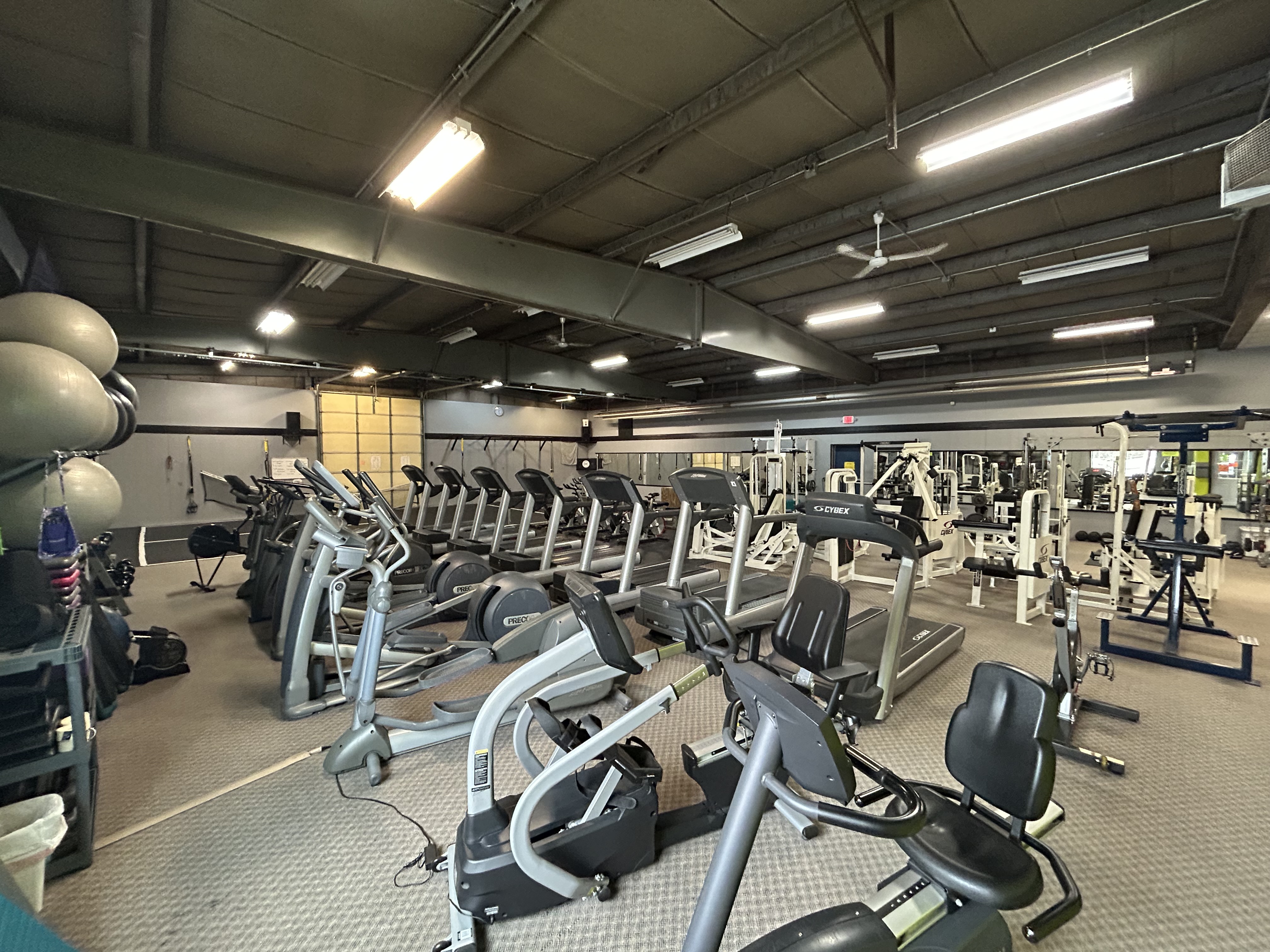 Open Gym and Equipment – Heinsite Fitness